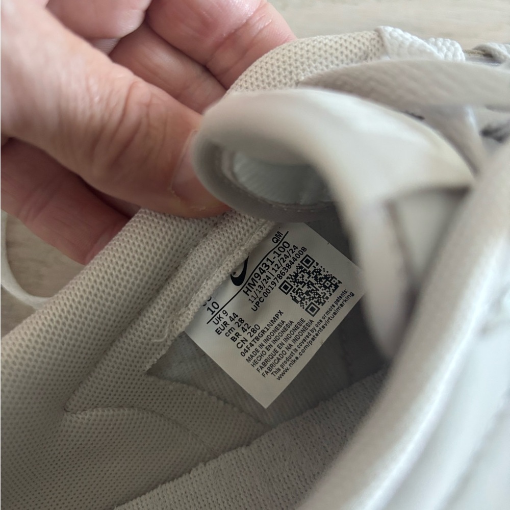 Nike Men's Cream Sneakers - Picture 5 of 6